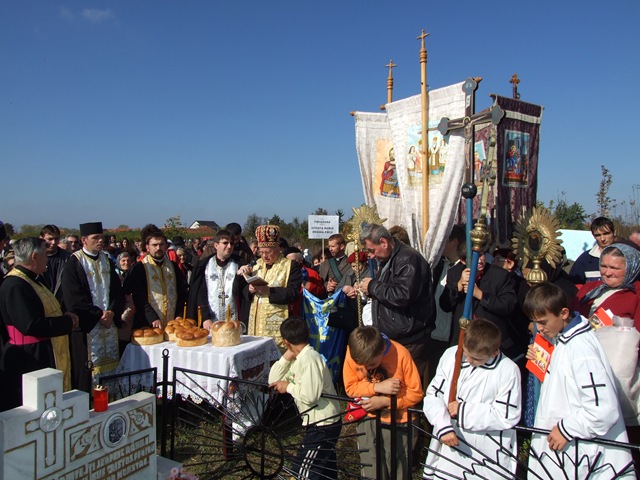 La mormântul Rafilei Găluţ