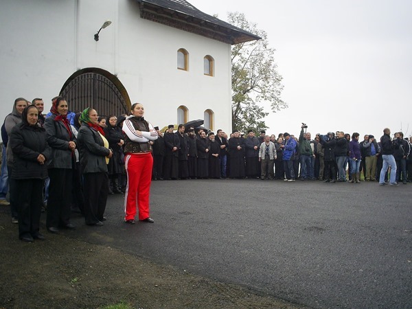 2013-11-07 - preoti ortodocsi opunandu-se justitiei 2
