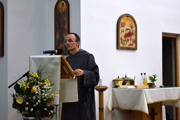 Pr. Dan Suciu, superiorul comunităţii călugărilor Congregaţiei &bdquo;Sf. Ioan Evanghelistul&rdquo;, Bucureşti