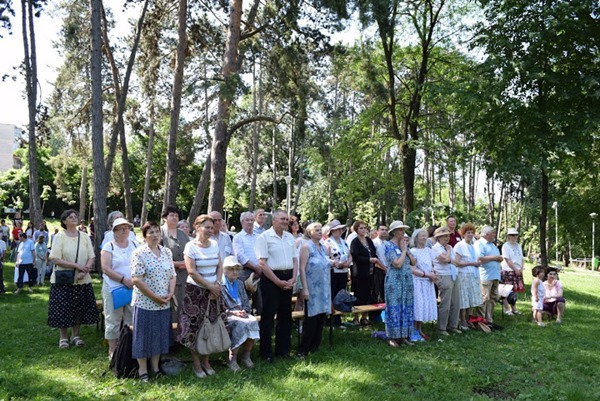 25 iunie 2016 - &Icirc;nt&acirc;lnirea Familiilor &icirc;n Parohia "Sf. Familie", cart. Zorilor, Cluj-Napoca